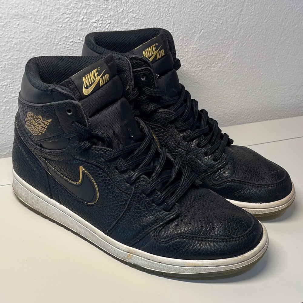 (43) Jordan Retro I OG City of Flight Men's Black and Gold High-Top Sneakers